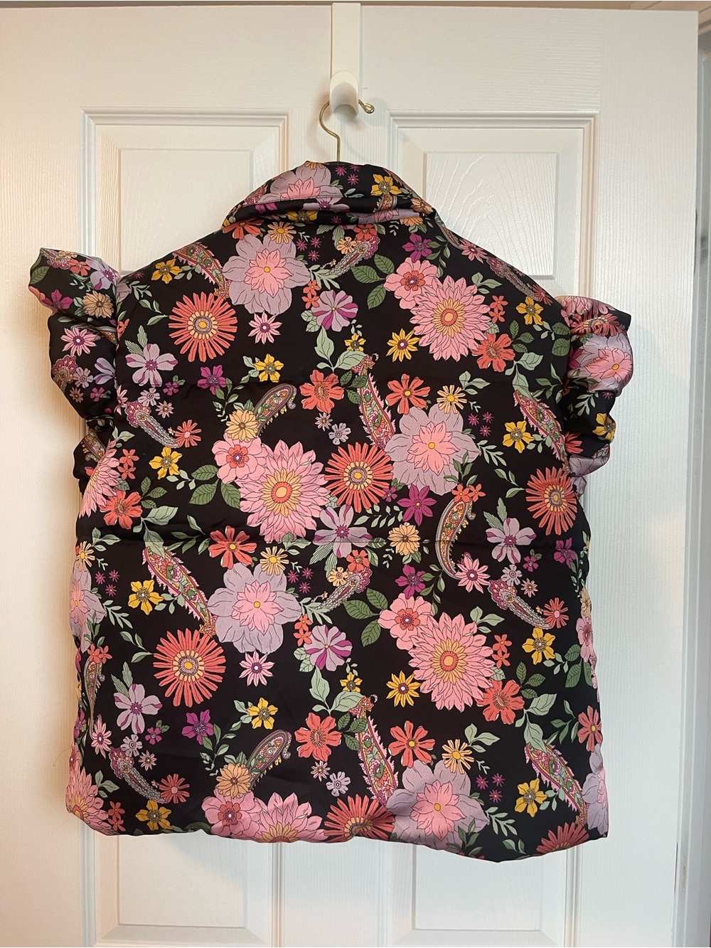 &merci Black Floral Puffer Vest with Pink Flower Print - Picture 6 of 9